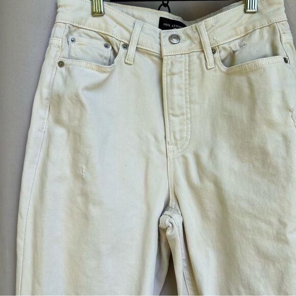 Free Assembly super high-rise straight jeans 🔥 distressed🔥 raw hem 🔥 size 2 - Picture 2 of 8